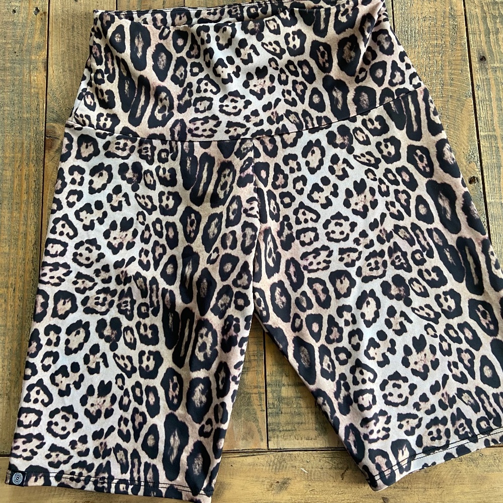 Onzie Leopard Biker Short